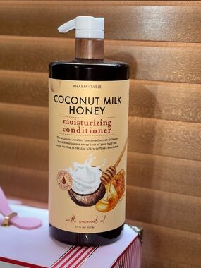 Pharm to Table Coconut Milk Honey moisturizing conditioner